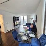 Cozy London Apartment Canary Wharf